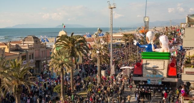 Parade in the city center of Viareggio