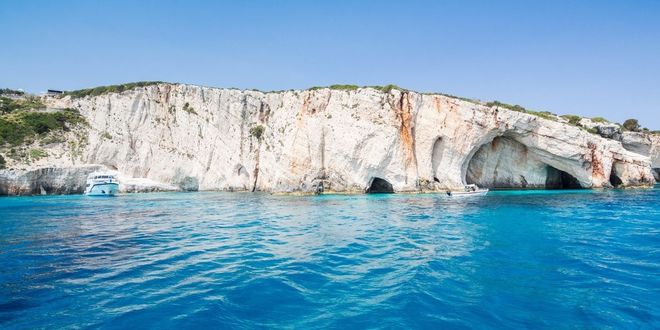 Meerblick von einem Boot in der Nähe von Paxi ( Griechenland) aus
