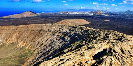 Il cratere vulcanico nel Parco Nazionale di Timanfaya